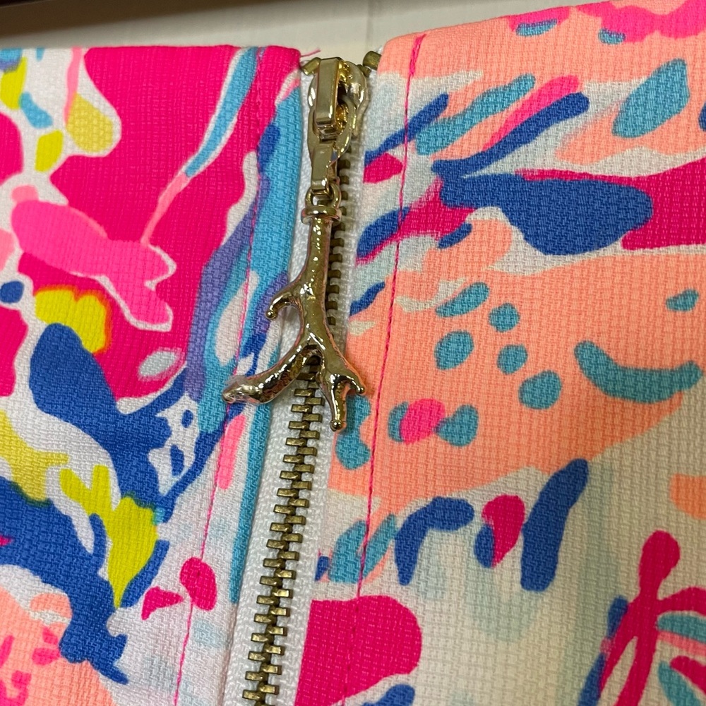 Lilly Pulitzer flattering pink patterned skort - Picture 8 of 9
